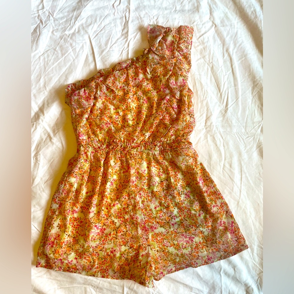 Medium Sadie & Sage Floral Romper one shoulder Lined stretchy waist Orange Multi